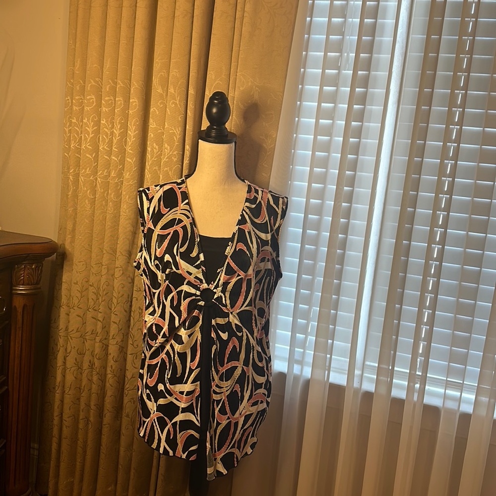 Dressbarn Size 1X Decorative Blouse
